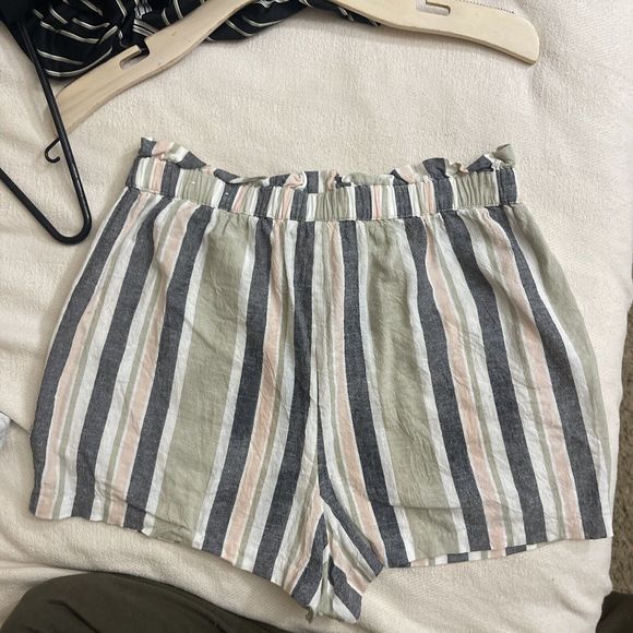 Express Women’s Shortie Super High Rise Shorts. Striped. Size S/P - Picture 4 of 7